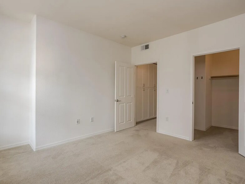 Building Photo - 3901 Lick Mill Blvd