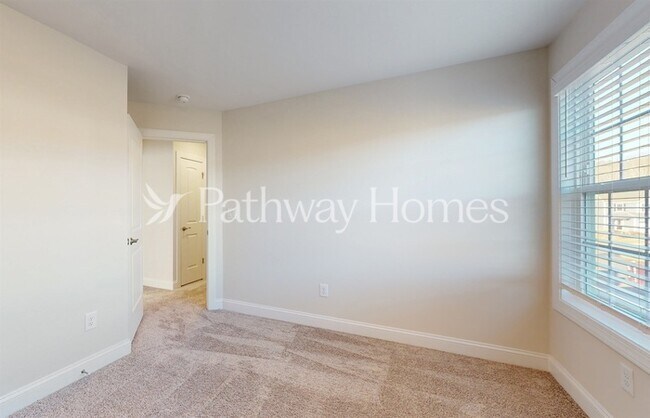 Building Photo - 207 Adams Tree Wy