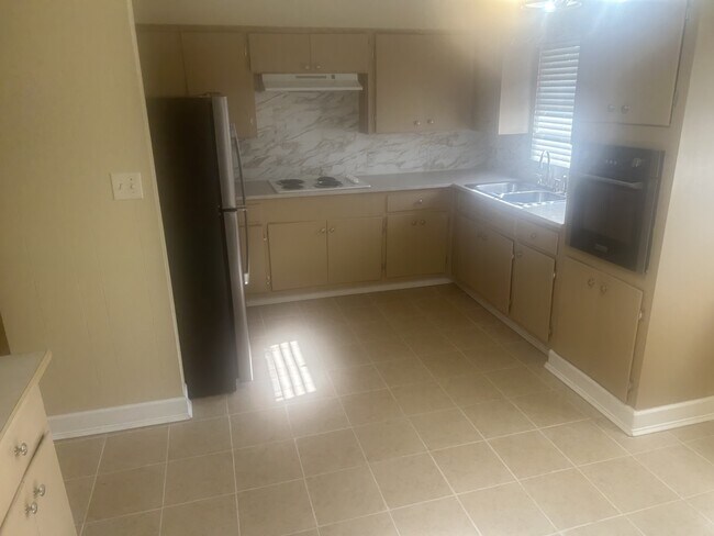 Building Photo - 2651 Clement Curve