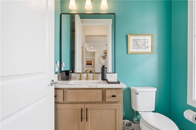 Building Photo - 158 Kingwood Dr