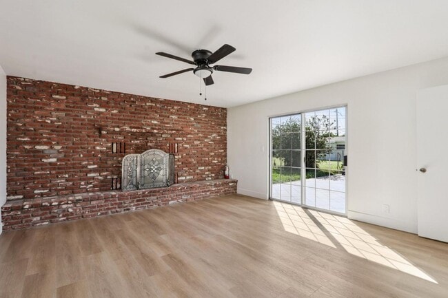 Building Photo - 11247 Michael Hunt Dr