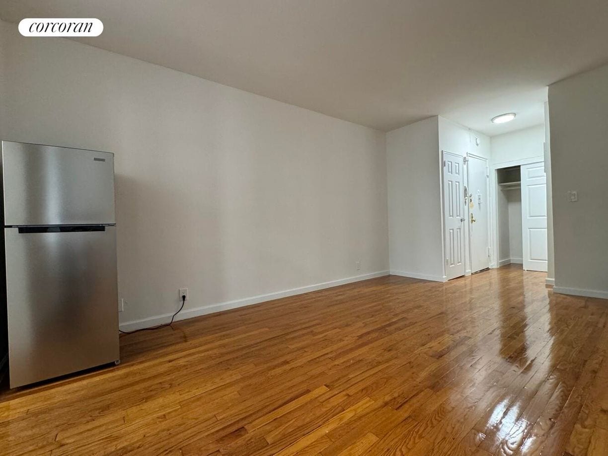 Building Photo - 1409 2nd Ave