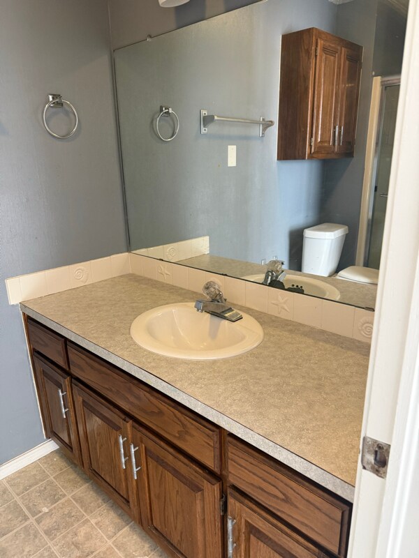 Building Photo - 1716 N Butternut Ave