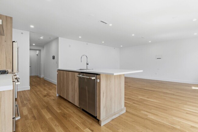Building Photo - 6 Devine Wy