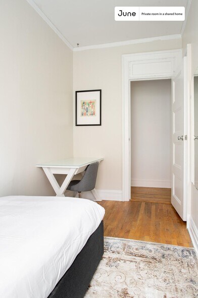 Building Photo - Room in Shared 4 bed/1 bath home