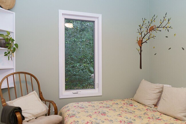 Building Photo - Amazing sunsets at this waterfront home