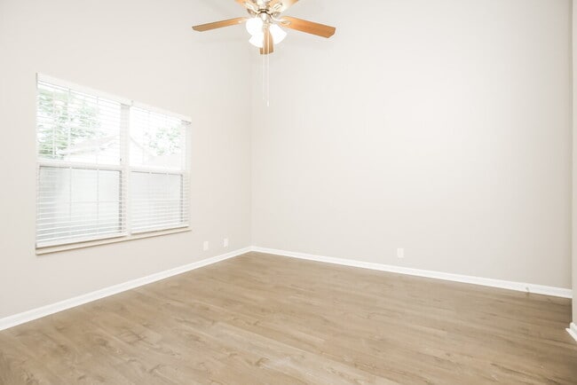 Building Photo - 1007 Lassiter Dr