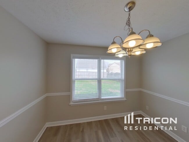Building Photo - 1436 Beaconcrest Cir