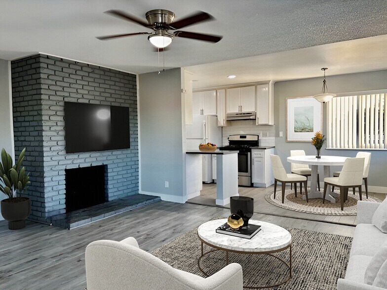 Building Photo - 17132 Emerald Ln