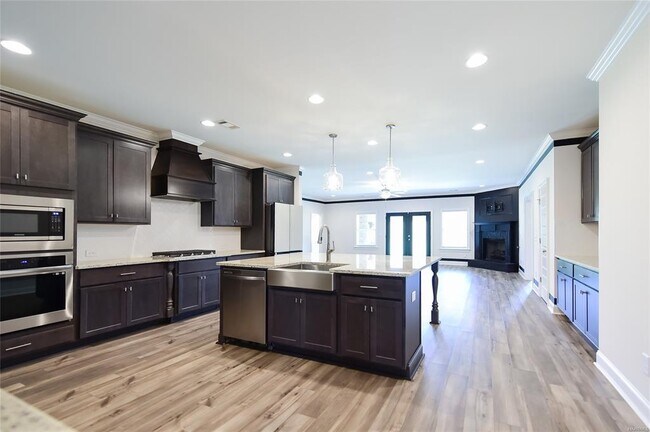 Building Photo - 1270 Charleston Dr