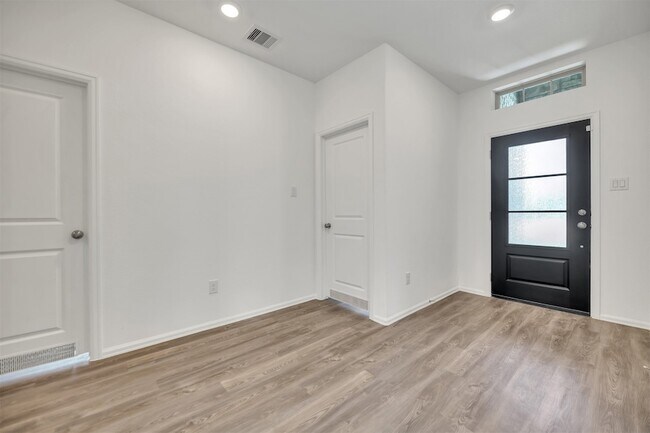 Building Photo - 7303 Keechi Pl