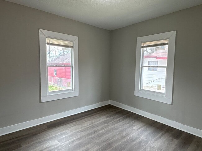 Building Photo - Newly updated 3-bedroom, 1-bath home - Open To Section 8