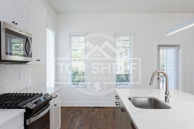 Building Photo - 1540 Millwood Pl