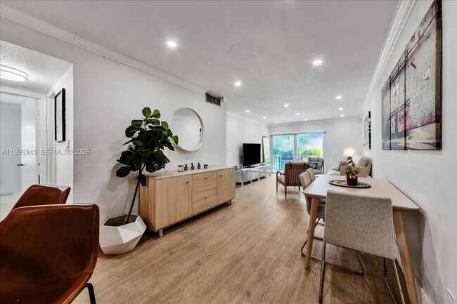 Building Photo - 9225 SW 87th Ave