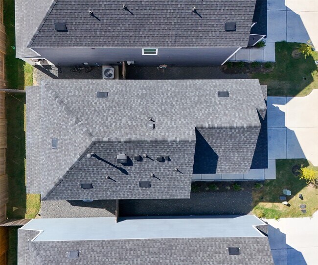 Building Photo - 3022 La Latina Dr