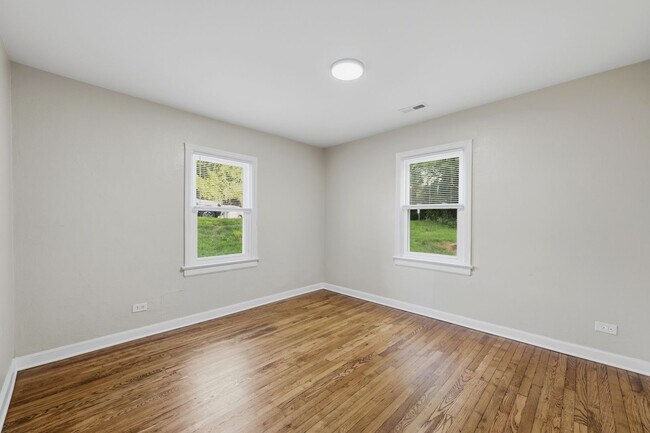 Building Photo - One Level Home Near University of Lynchburg
