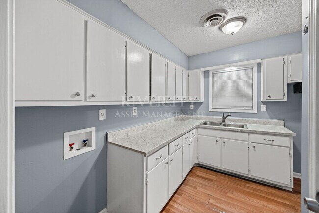 Building Photo - 277 Honduras Dr