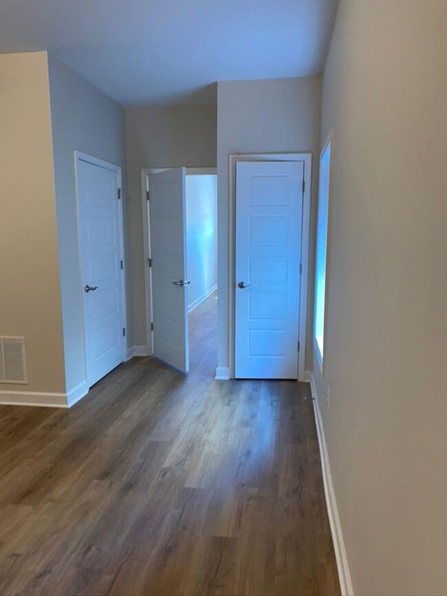 Building Photo - 1441 DERBY Dr