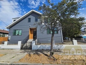 Building Photo - Modern Elegance Meets Timeless Charm – 4 bedroom 4 bath Home in North Oakland