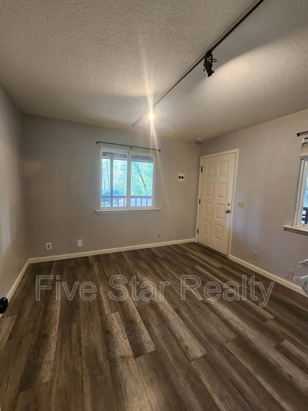 Building Photo - 12896 Rices Crossing Rd