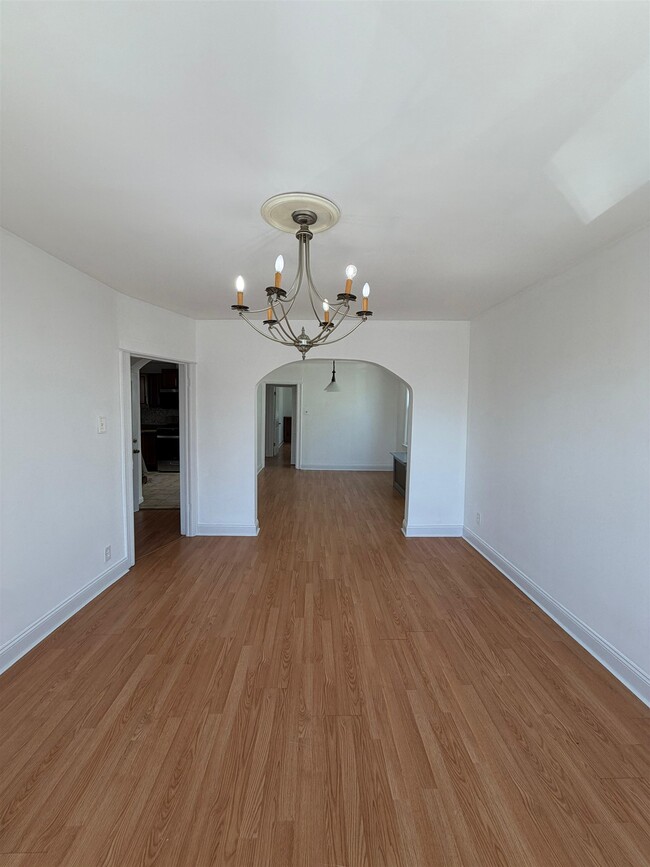 Building Photo - 214 72nd St