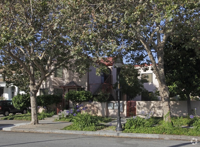 Building Photo - Polaris Apartments