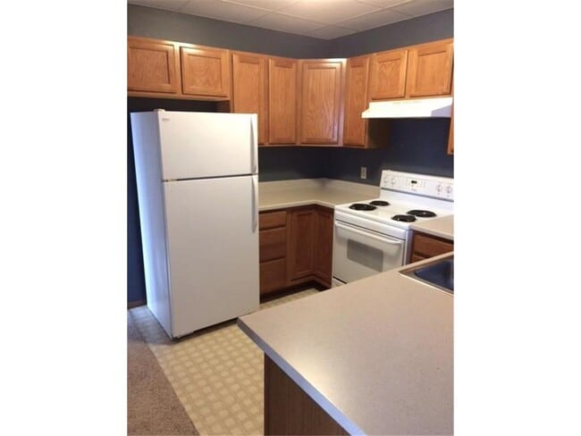 Building Photo - 109 E Luverne St