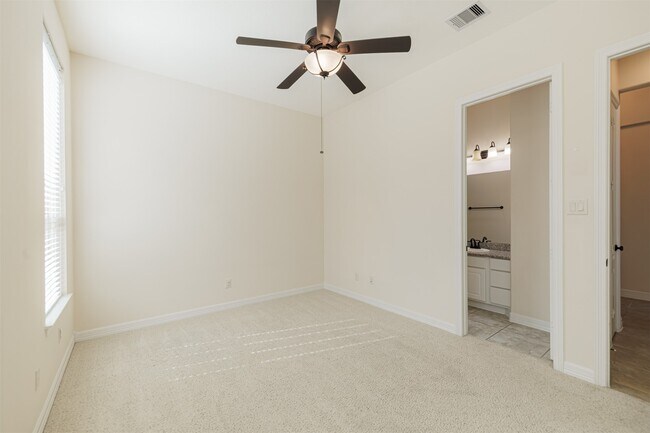 Building Photo - 2822 Ember Pass Ln