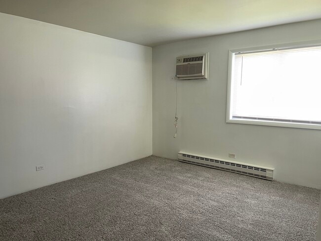 Building Photo - 1023 Kuhn Rd