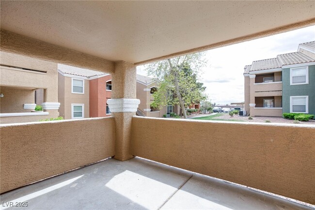 Building Photo - 8101 W Flamingo Rd
