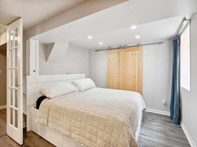 Building Photo - 6017 Halifax Ave S