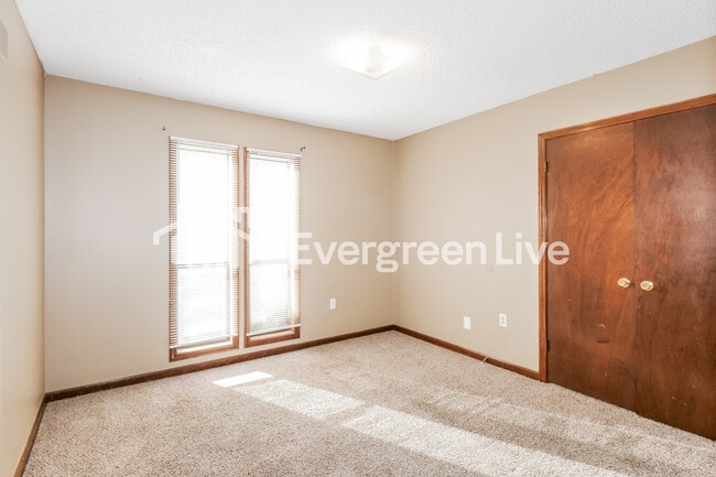 Building Photo - 8216 Shallow Glen Trail