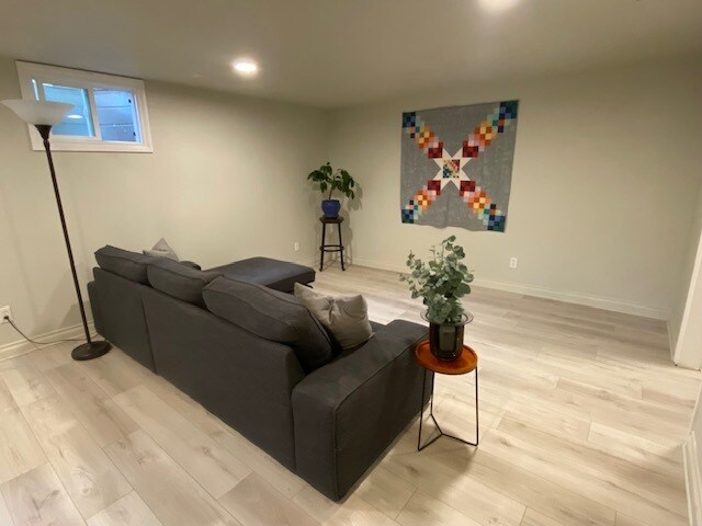 Building Photo - 1032 Meadowbrook Dr