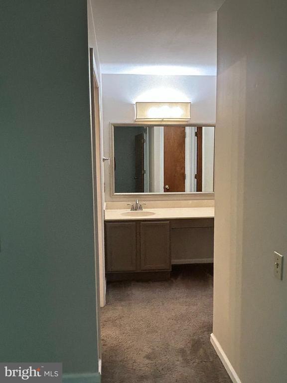 Building Photo - 319 Lynley Ln