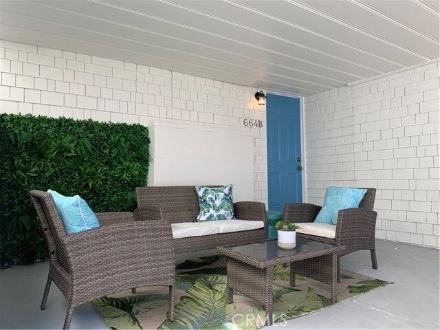 Building Photo - 662 S Coast Hwy