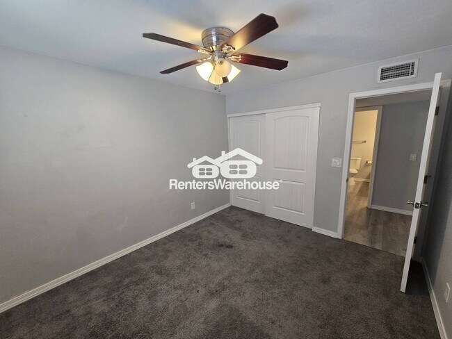 Building Photo - 3014 W Hearn Rd