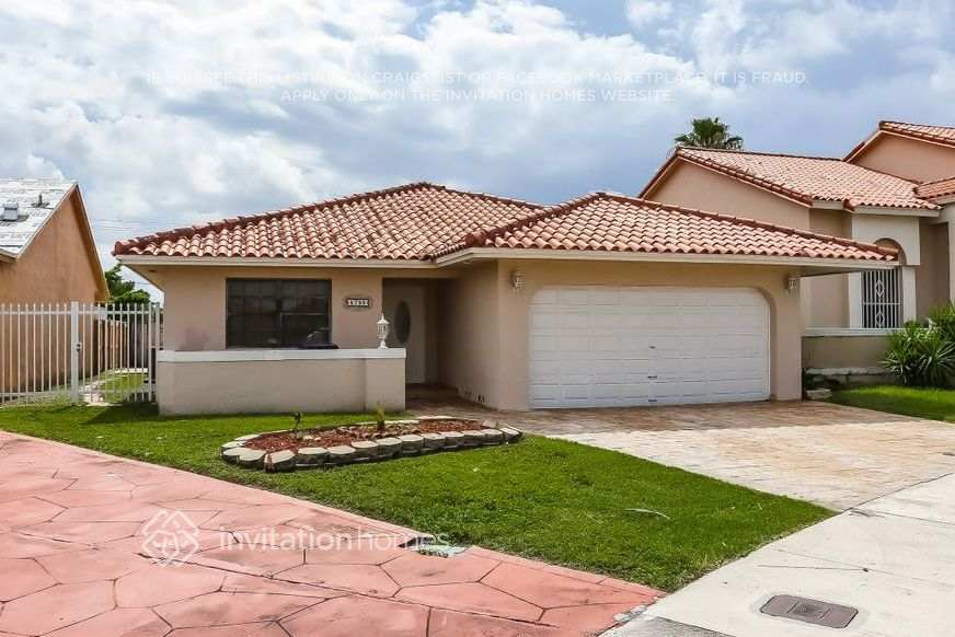 Building Photo - 5790 SW 156th Ct