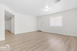 Building Photo - Remodeled 4Bdm 2Ba Downtown Duplex in Phoenix