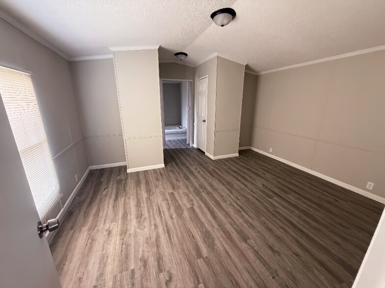 Building Photo - 4916 Brown Station Rd