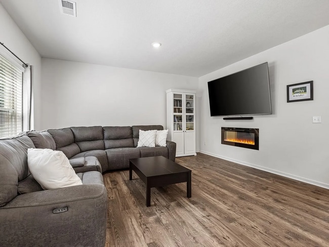 Building Photo - 15 Trevor Cv