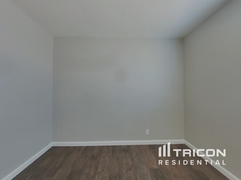 Building Photo - 916 Jacobsen St