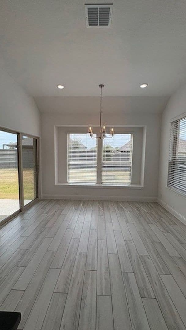 Building Photo - 2 Story Luxury 5 Bedroom Home !!