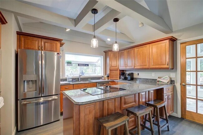 Building Photo - 132 Ruggles Ave