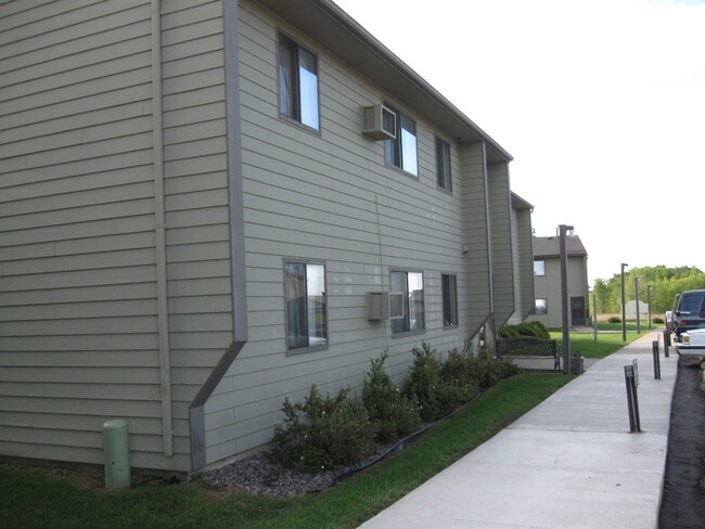 Building Photo - Hillside Terrace II