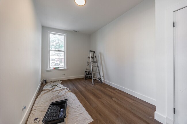 Building Photo - 1456 N Kedzie Ave
