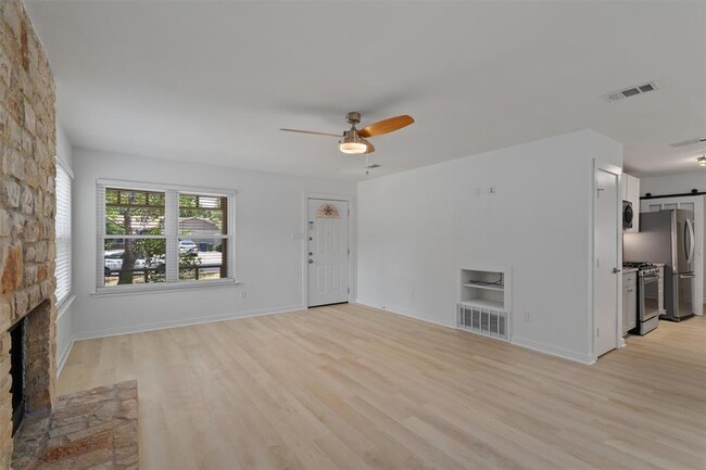 Building Photo - 8907 Creekmont Cove
