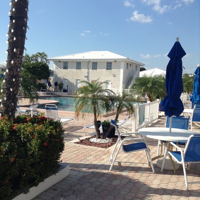 Welcome to charming 2 bedroom - Welcome To Charming 2 Bedroom 1 Bathroom Fort Lauderdale Fl Building Photo