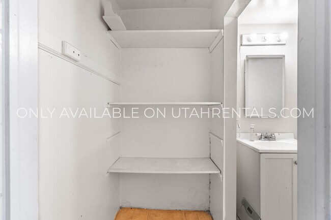 Building Photo - 40 E State St