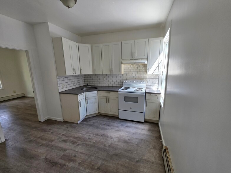 Building Photo - 18717 Linden Blvd