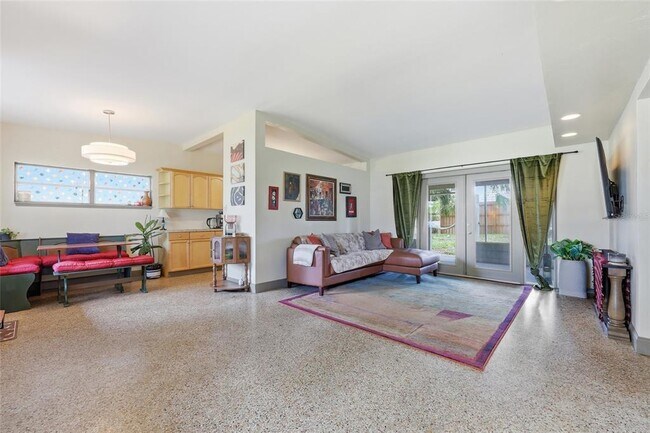 Building Photo - 712 Malone Dr